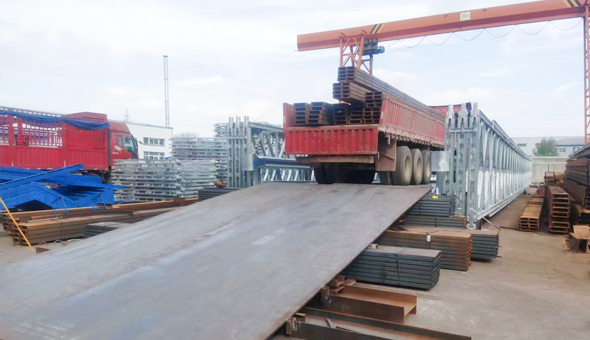 Kundenauftrag aus Malaysia – Belastungstest für die 45 m lange Bailey-Brücke
